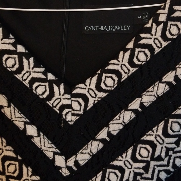 Cynthia Rowley Dress. Geometric top. - Picture 2 of 4